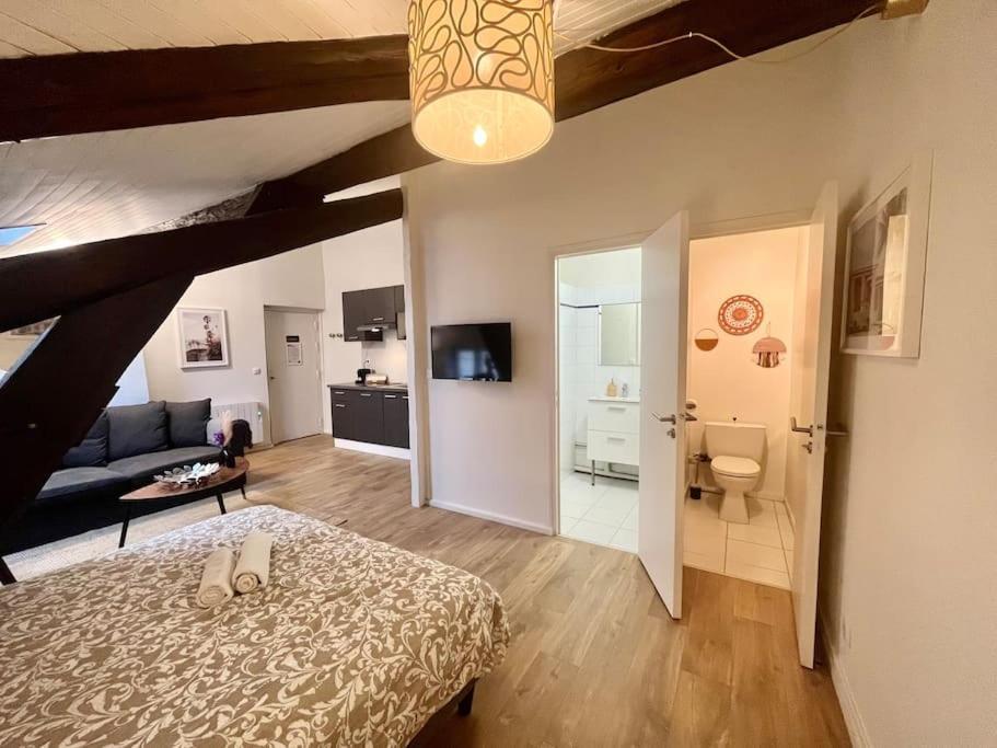 Suite Polkka Lyon Luaran gambar